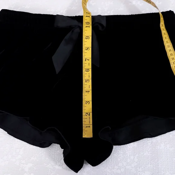 Victoria's Secret Black Velvet Shorts LARGE - Picture 6 of 6